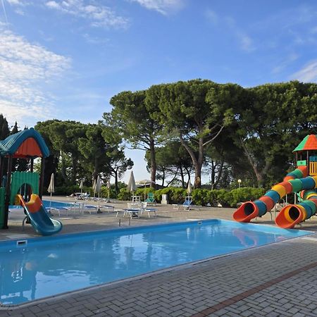 Camping Village Mar Y Sierra San Costanzo Bagian luar foto
