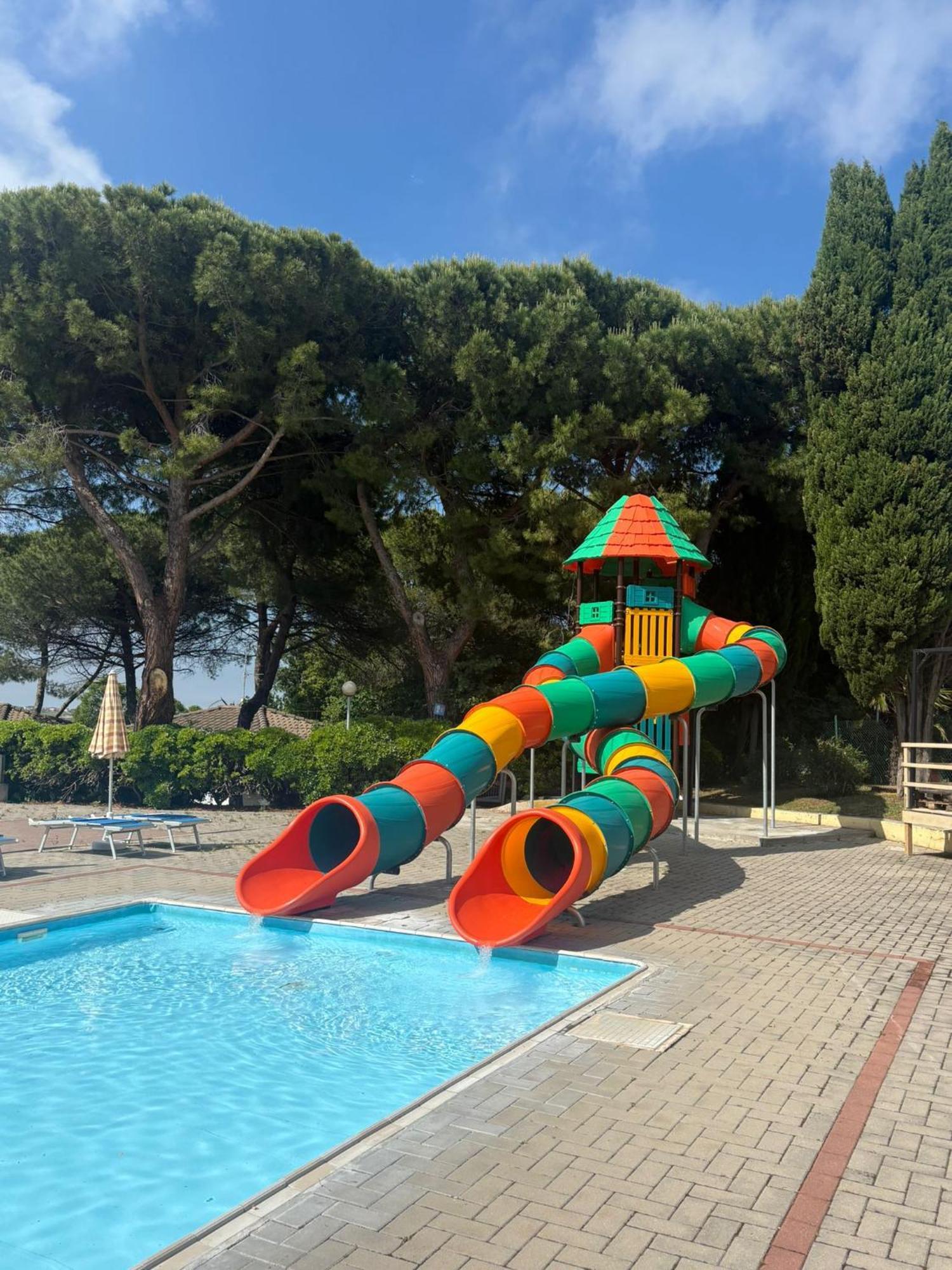 Camping Village Mar Y Sierra San Costanzo Bagian luar foto