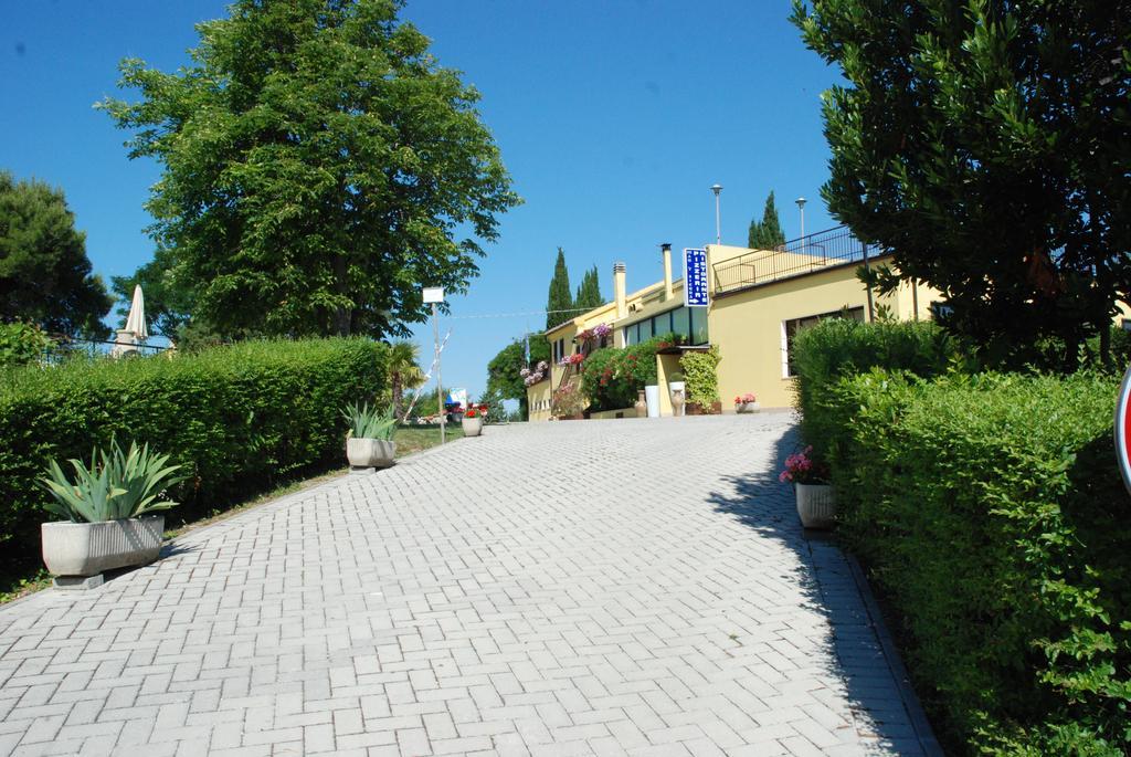 Camping Village Mar Y Sierra San Costanzo Bagian luar foto