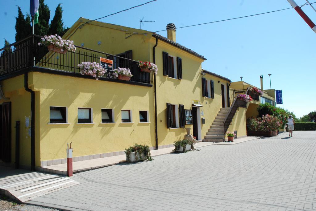 Camping Village Mar Y Sierra San Costanzo Bagian luar foto