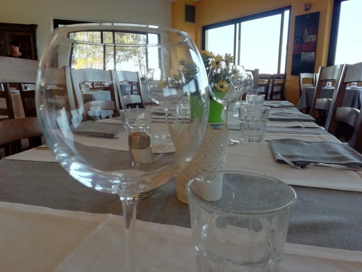 Camping Village Mar Y Sierra San Costanzo Bagian luar foto