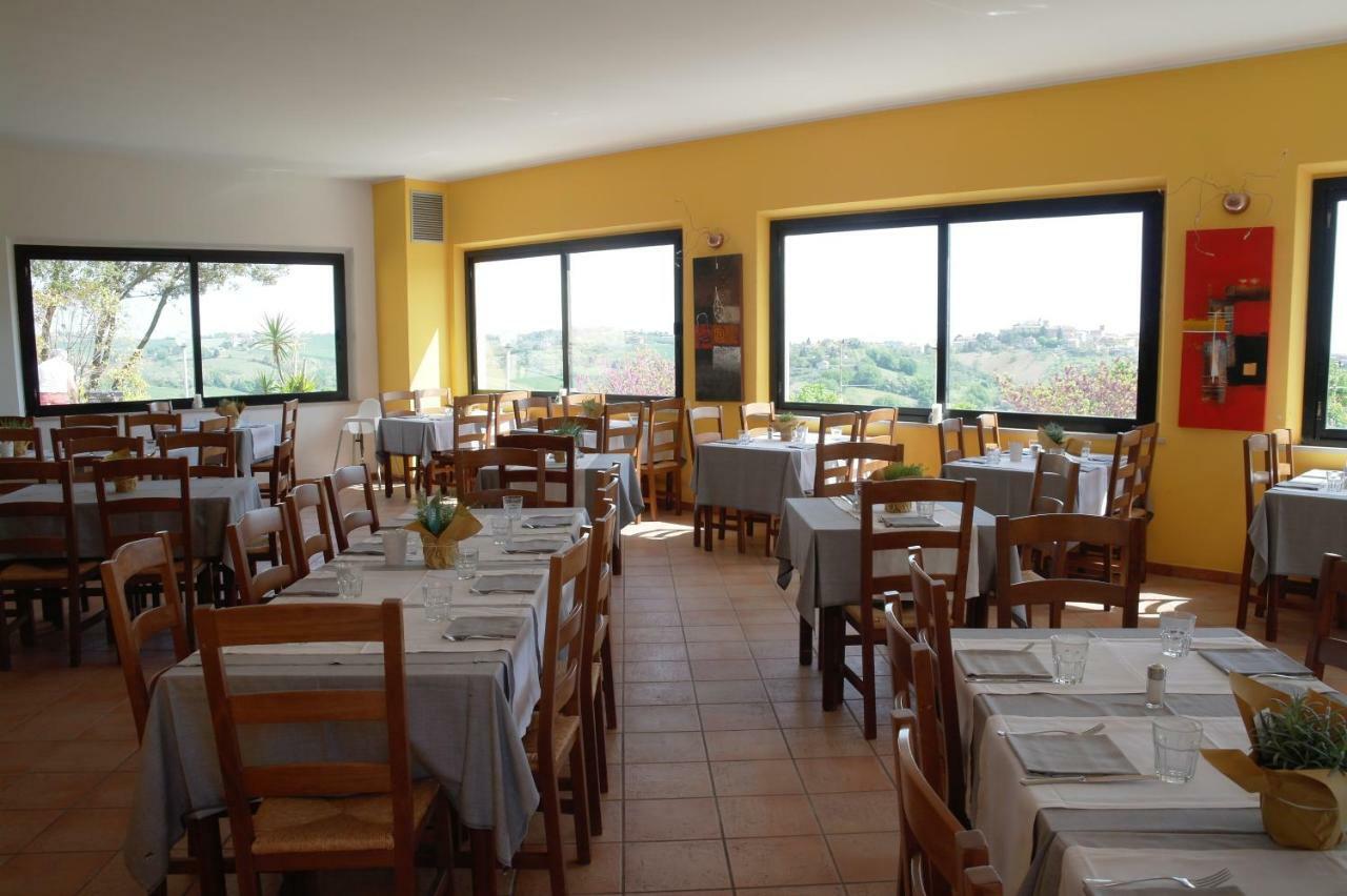 Camping Village Mar Y Sierra San Costanzo Bagian luar foto