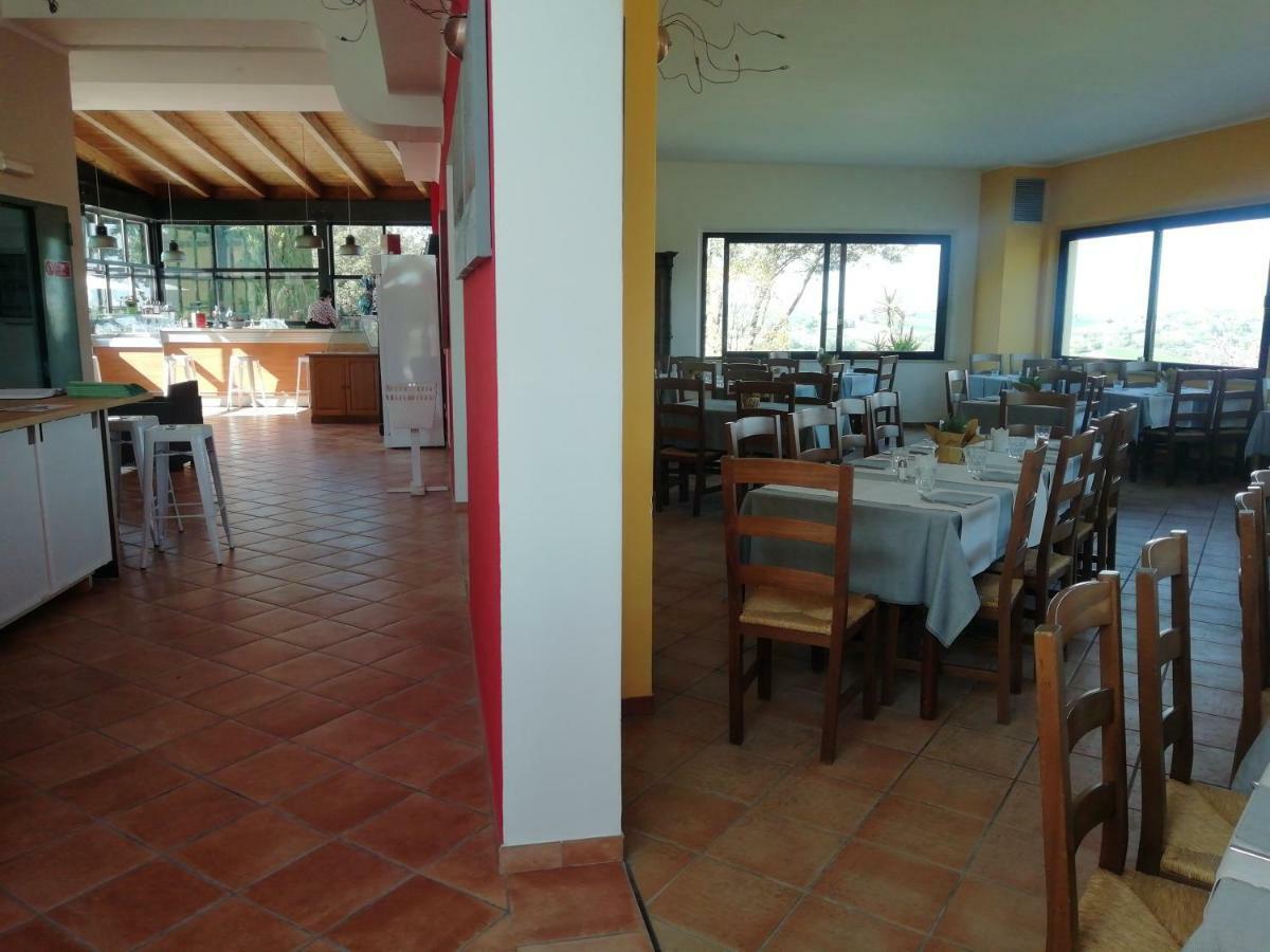 Camping Village Mar Y Sierra San Costanzo Bagian luar foto