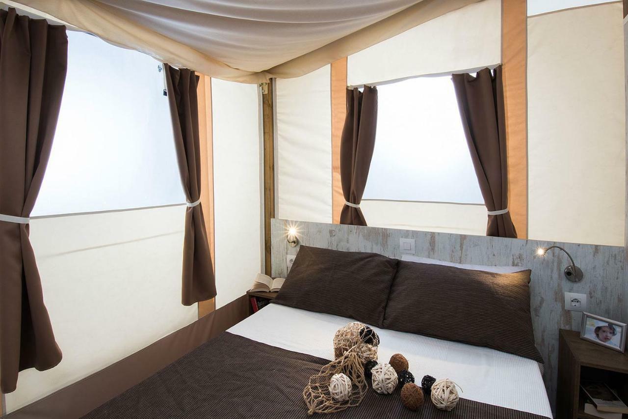 Camping Village Mar Y Sierra San Costanzo Bagian luar foto