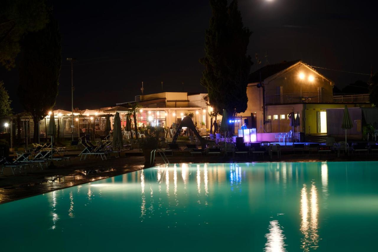 Camping Village Mar Y Sierra San Costanzo Bagian luar foto