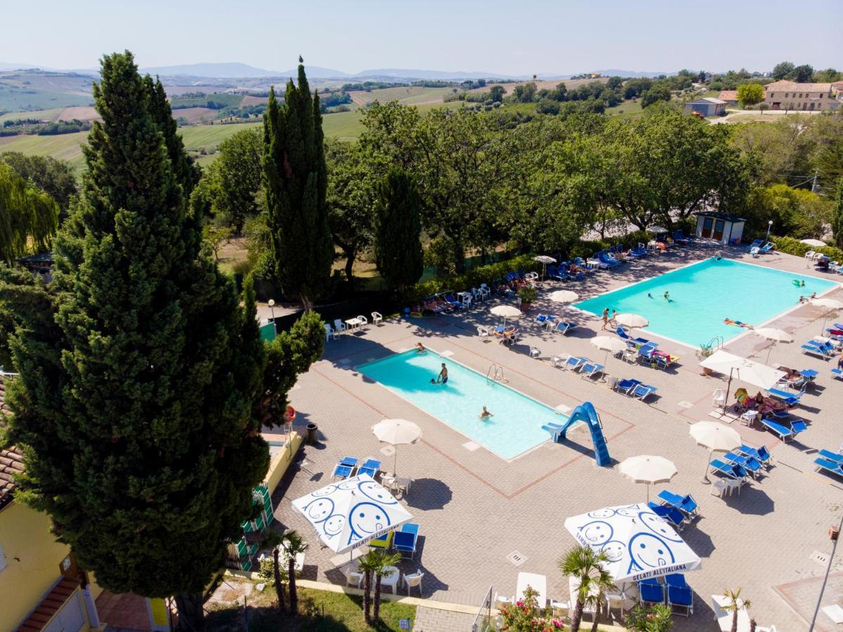 Camping Village Mar Y Sierra San Costanzo Bagian luar foto