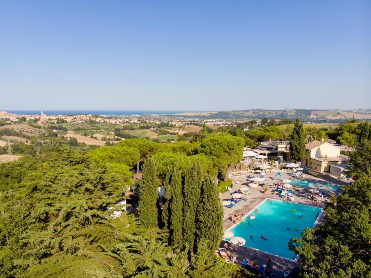 Camping Village Mar Y Sierra San Costanzo Bagian luar foto